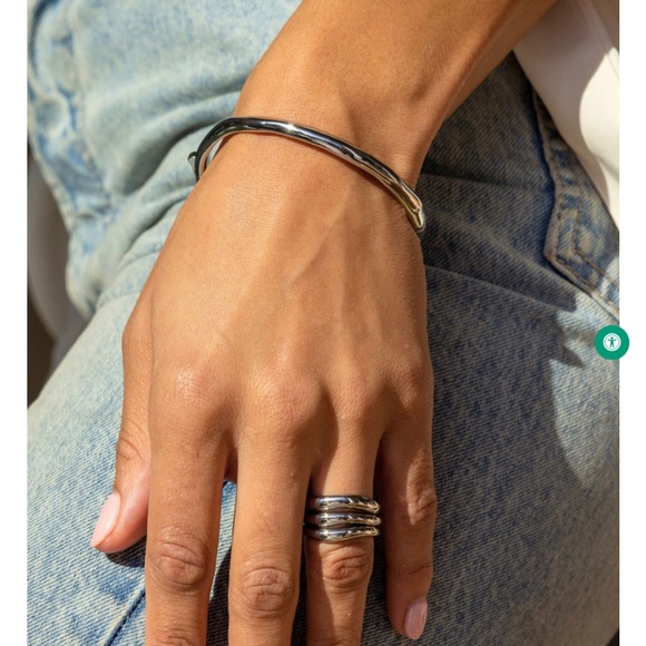 Stella & Dot sculpted silver bracelet - Picture 2 of 4